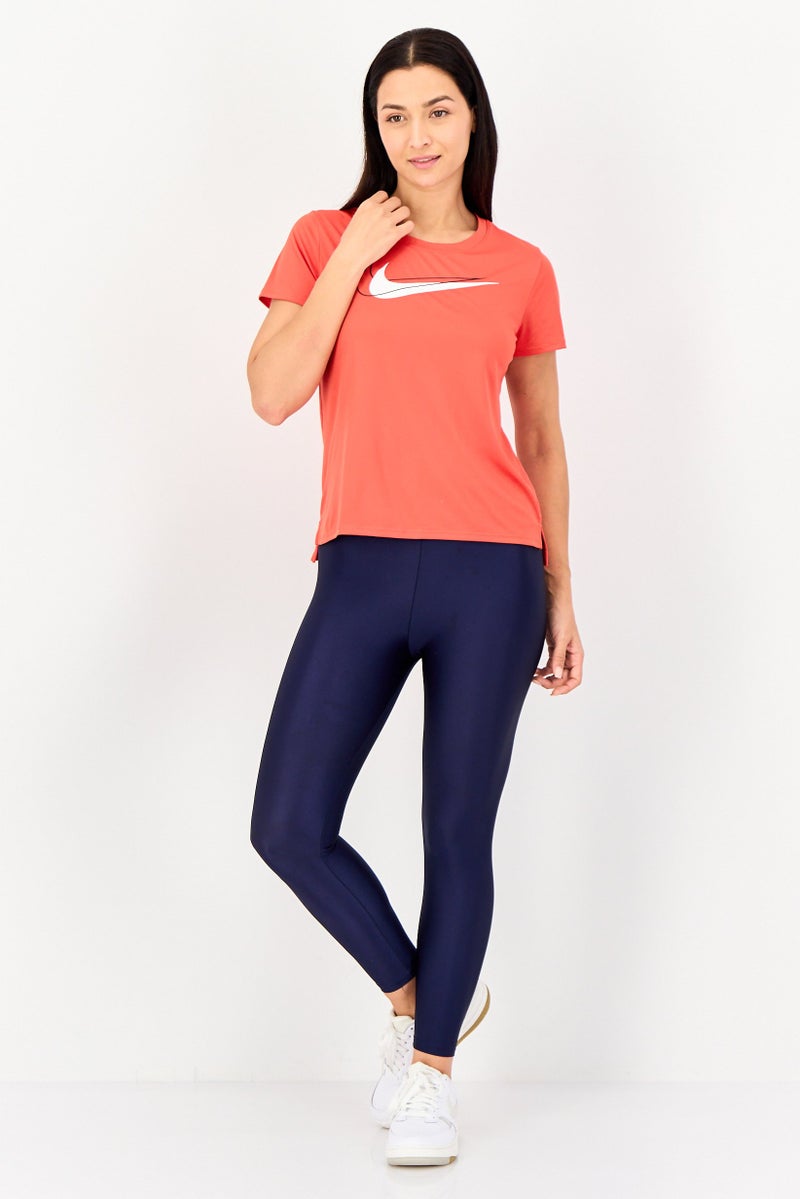 Nike تي شيرت رياضي نسائي قصير الأكمام للجري، أحمر - Image 4