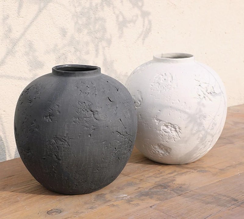 Y&D Ceramic Vase - Simple Spherical Handicraft Decor - Sophisticated & Exclusive Style Vases - Image 5