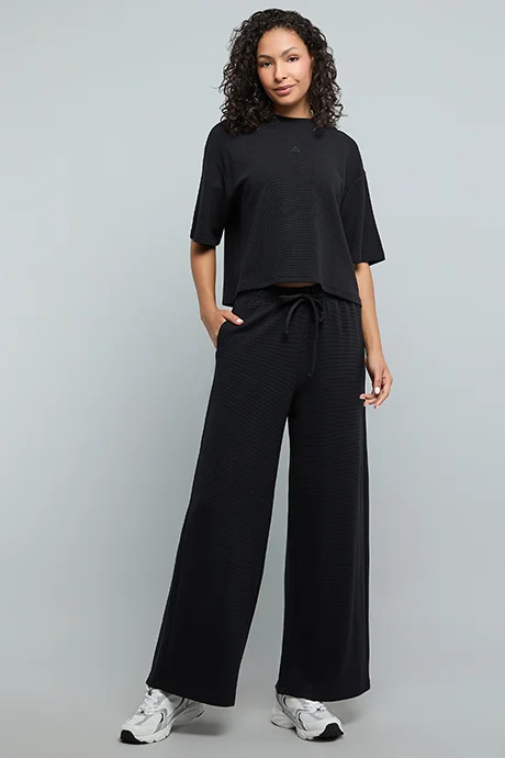 أر أند بي Solid T-Shirt with Crew Neck and Short Sleeves