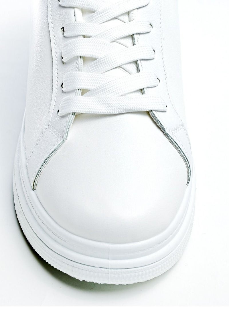 Desert حذاء رياضي مسطح برباط باللون الأبيض - Image 5