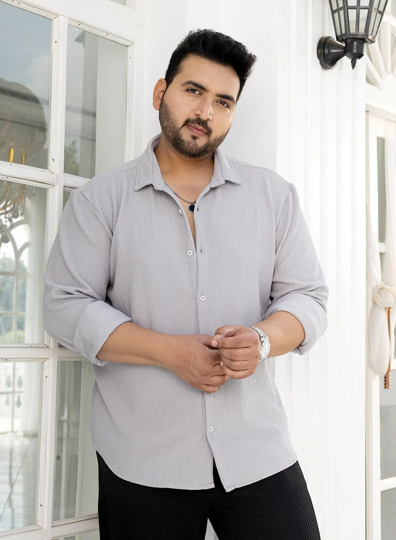 انستافاب بلس قميص رجالي مقاس بلس رمادي سحابي بنقوش شيفرون للملابس الكاجوال بياقة عريضة وأكمام طويلة بأزرار