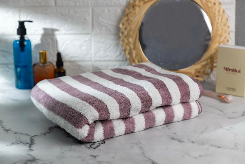 Fezora® Microfiber Bath Towels Strip | (70x140) Extra Soft Plush & Quick Dry High Absorbency Large Size Towels for Bathing (Wine & White) - Image 4