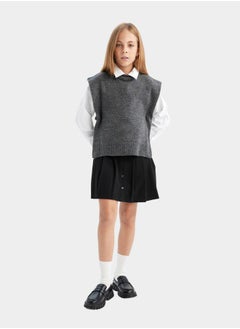DeFacto Regular Fit Crew Neck Sweater Vest by Styli  - Image 5