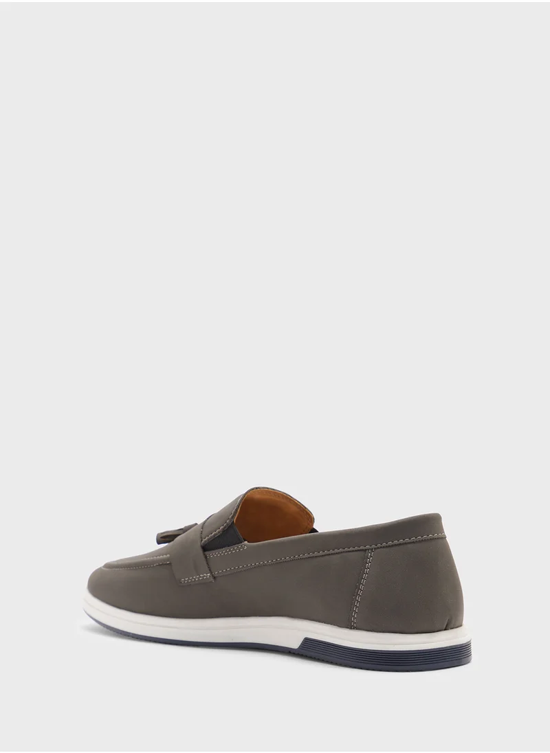 Robert Wood Tassel Detail Smart Loafers