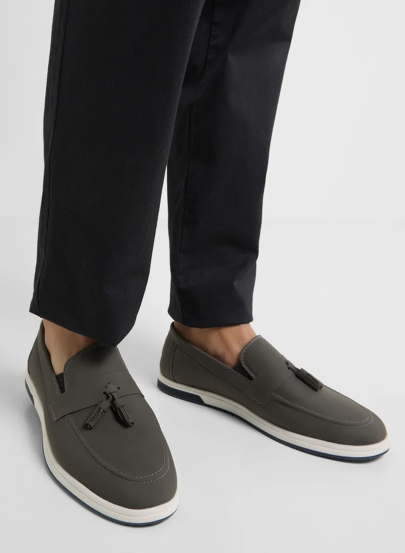 Robert Wood Tassel Detail Smart Loafers