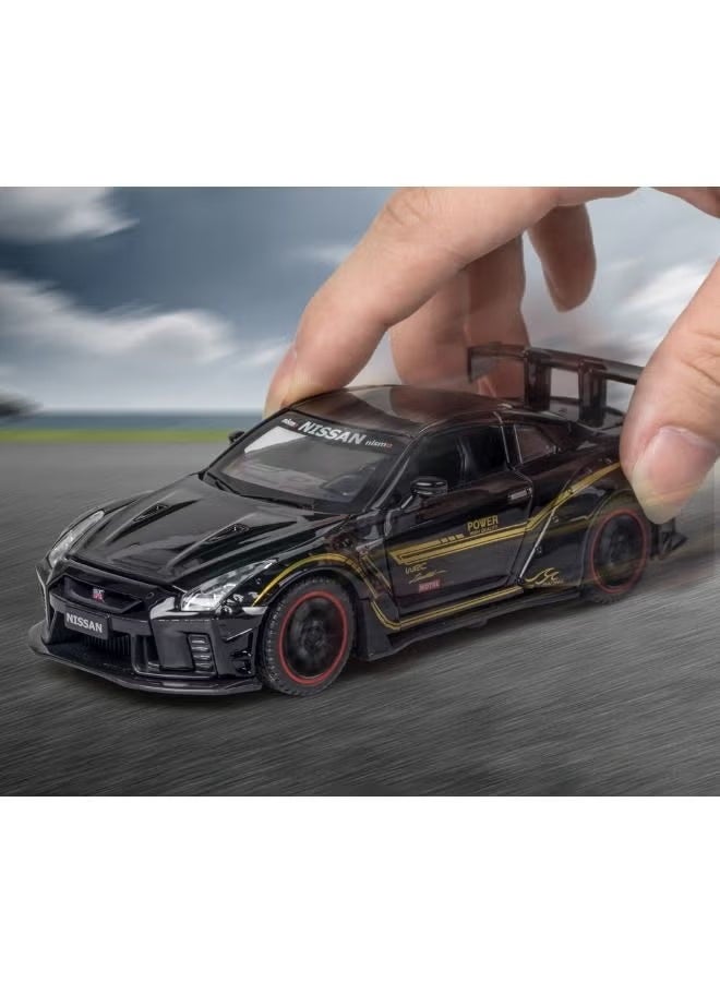 1:32 لعبة سيارة GTR R35، لعبة سيارات متحفية قابلة للسحب من سبائك الزنك المصبوب، سيارة رياضية صوتية وضوئية قابلة للسحب، هدية للفتيان والبنات - Image 4