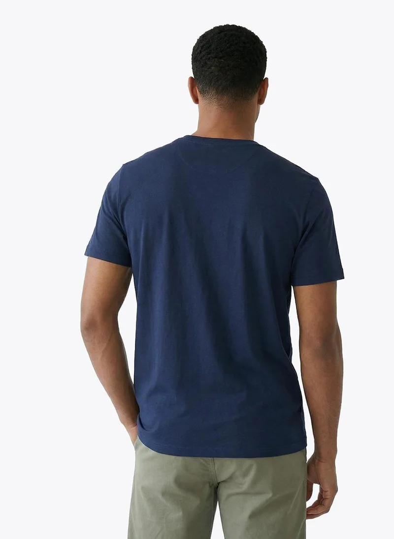 Nautica Men Regular Fit Short Sleeve T-Shirt for Casual Styling - Navy