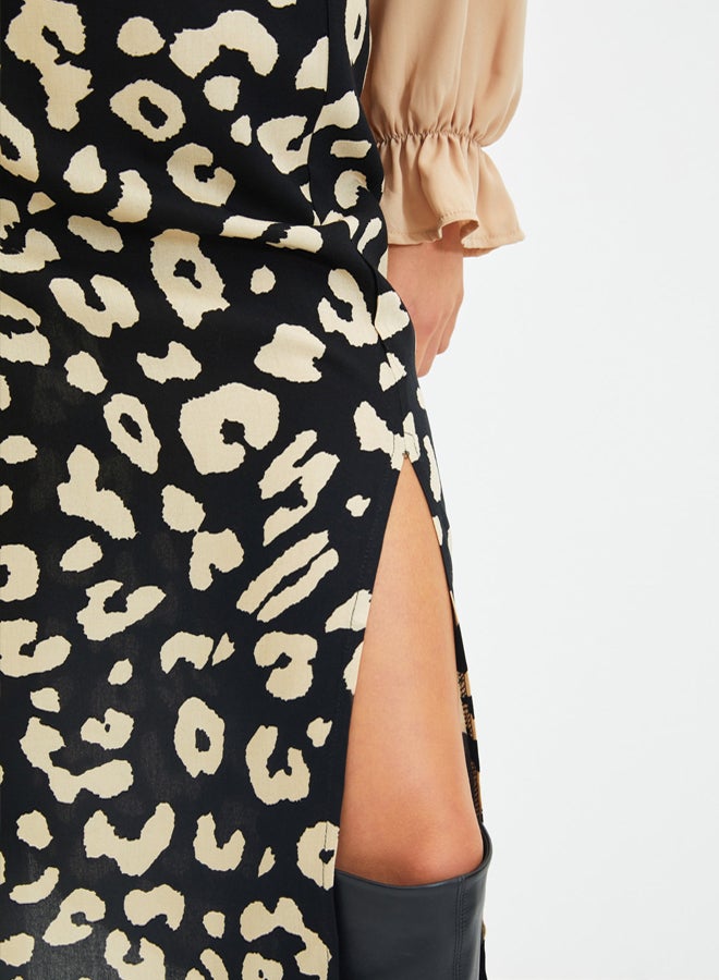 trendyol Black/ beige Slit Detailed Viscose Fabric Animal Pattern Midi Woven Skirt - Image 4