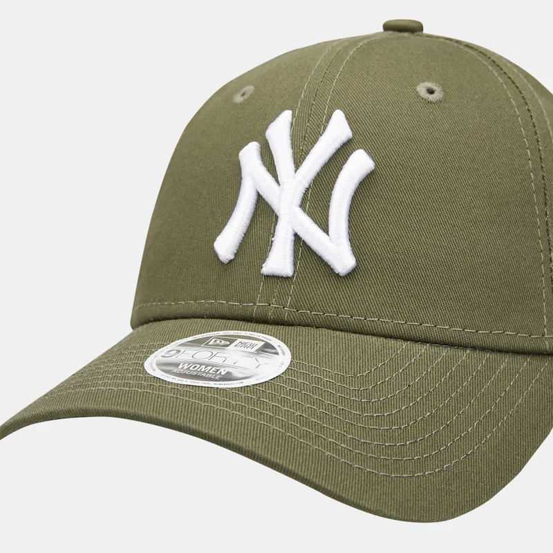 New Era Green Women's League Essential 9FORTY New York Yankees Cap for Women | Best Price UAE