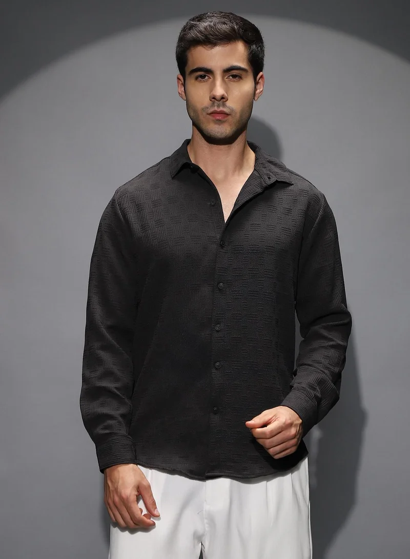 Campus Sutra Men's Charcoal Grey Warpwelt-Tactile Shirt For Casual Wear | Spread Collar | Long Cuffed Sleeves | Button Closure | Shirt Shirt Crafted With Comfort Fit For Everyday Wear