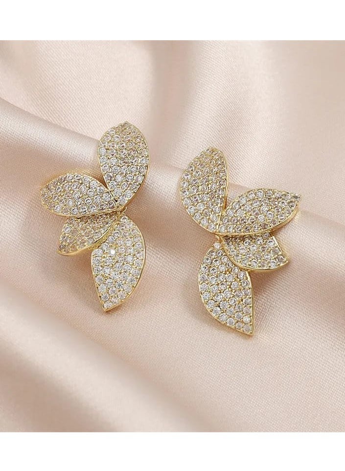 Rwnq Shiny Gold-Plated Platinum Earrings with a Luxurious Zircon-Studded Flower Design – Elegant and Distinctive Women's Earrings Perfect for Special Occasions and Sophisticated Evenings – An Ideal Gift that Reflects Luxury and Elegance. #Accessories #Jewelry #Women'sAccessories  - Image 4