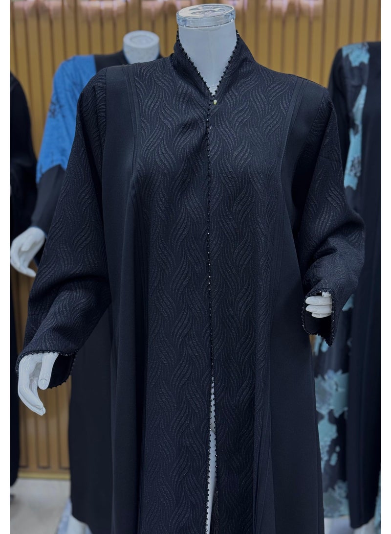 عباية سوداء رائعة الجمال مزينة بنقوش مزخرفة - Image 1