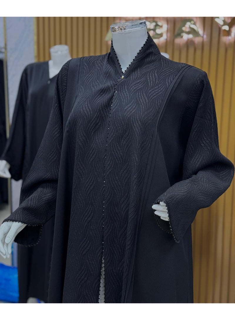عباية سوداء رائعة الجمال مزينة بنقوش مزخرفة - Image 2