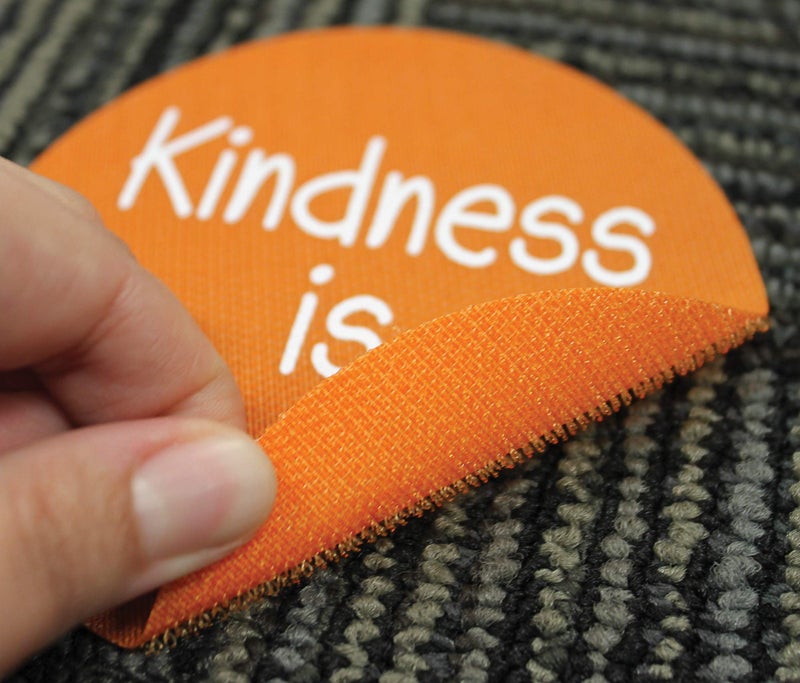 Teacher Created Resources Spot On Carpet Markers: Positive Sayings - 4" - Image 3