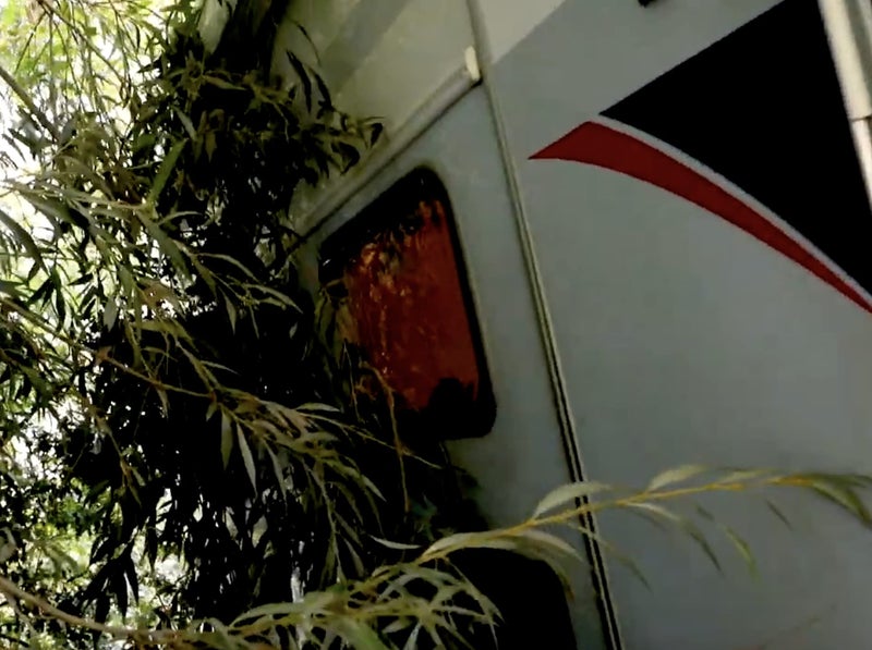 QUIXX 10003 Acrylic Scratch Remover - Removes Scratches From Clear Acrylic and Plexiglas Surfaces On Cars, Motorcycles, Caravans, and Boats - Image 3