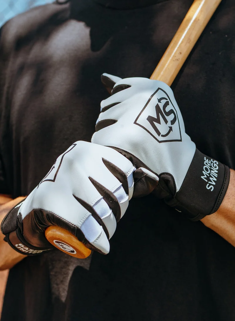 البيسبول يونايتد Baseball United Signature Youth Batting Gloves by More Swings
