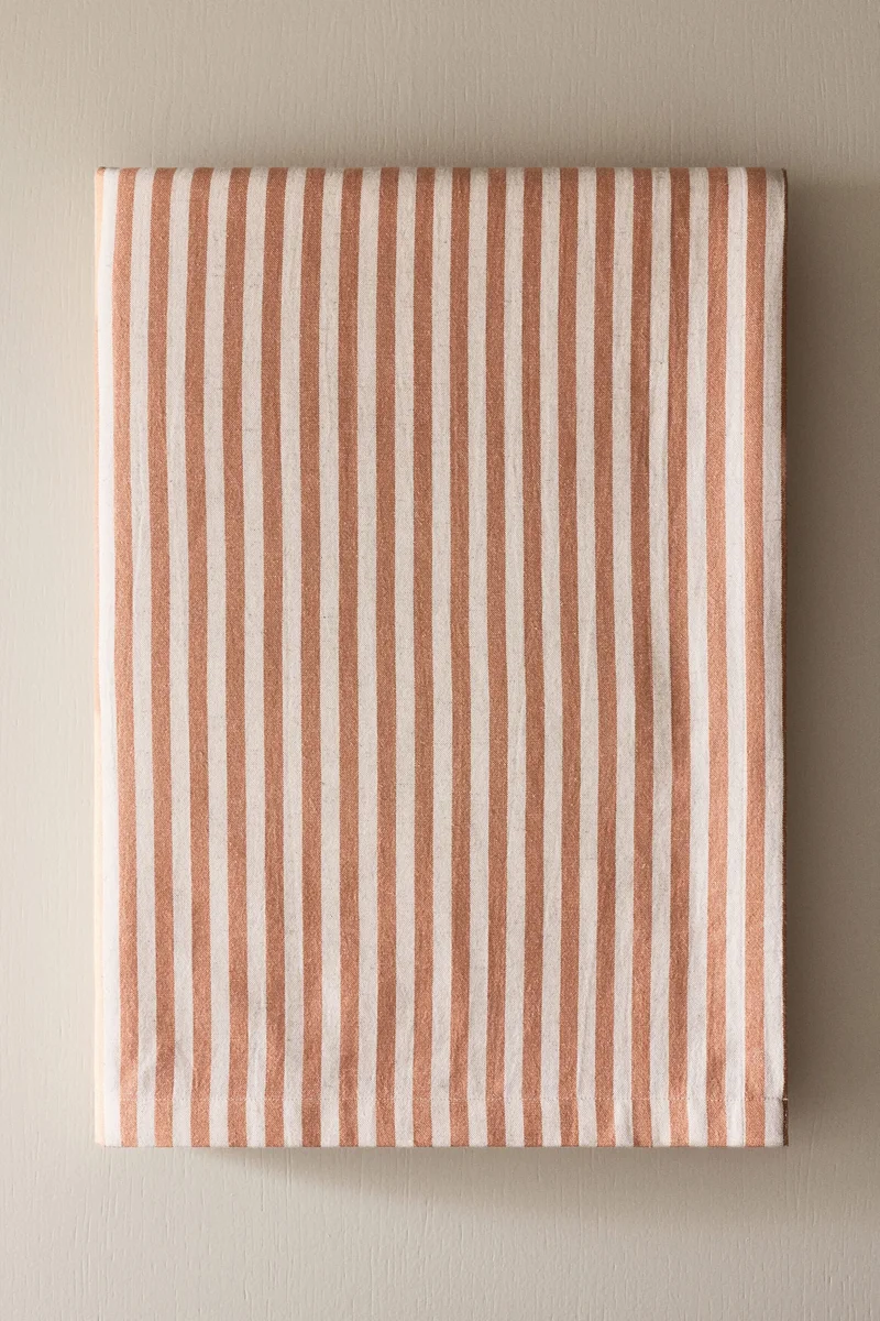 H&M Linen-blend tablecloth