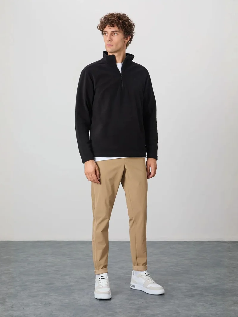 تومي لايف TOMMY Men's Half-Zip Plush Sweatshirt