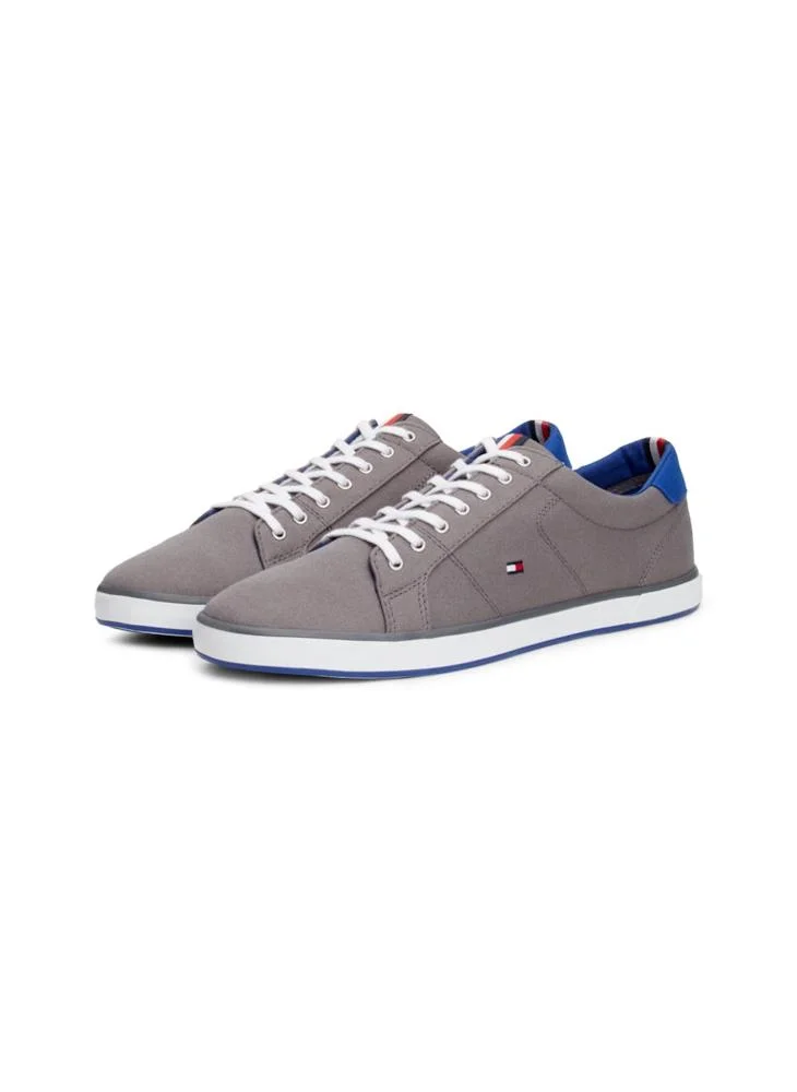تومي هيلفيغر Canvas Lace Up Low Top Sneakers
