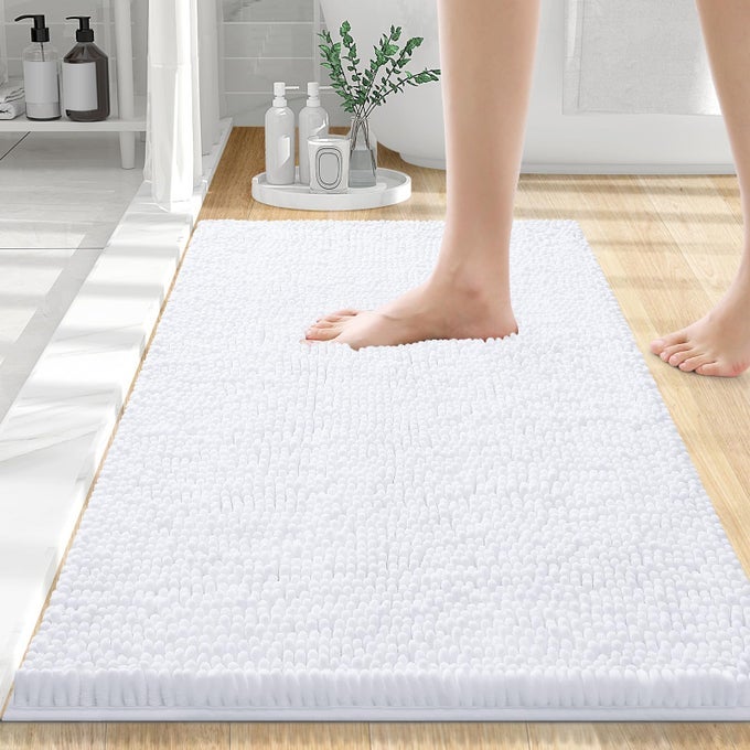 LUXURY CHENILLE BATHROOM RUGS 24X16 EXTRA SOFT AND ABSORBENT SHAGGY BATH MAT MACHINE WASHABLE NONSLIP PLUSH CARPET RUNNER FOR TUB SHOWER AND FLOOR HOME DECOR ACCESSORIES WHITE