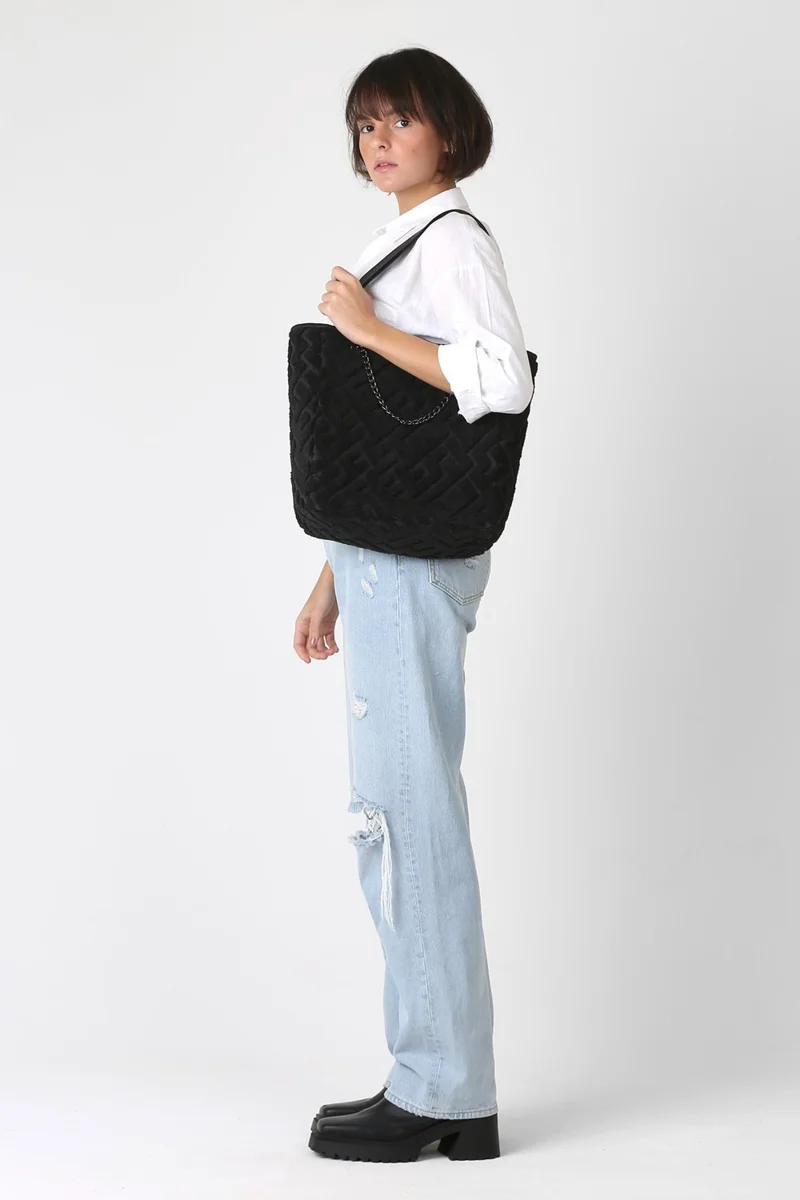 هامور Dough Women's Fabric Hand and Shoulder Bag Maze Black Fur Plush Knitted Handbag
