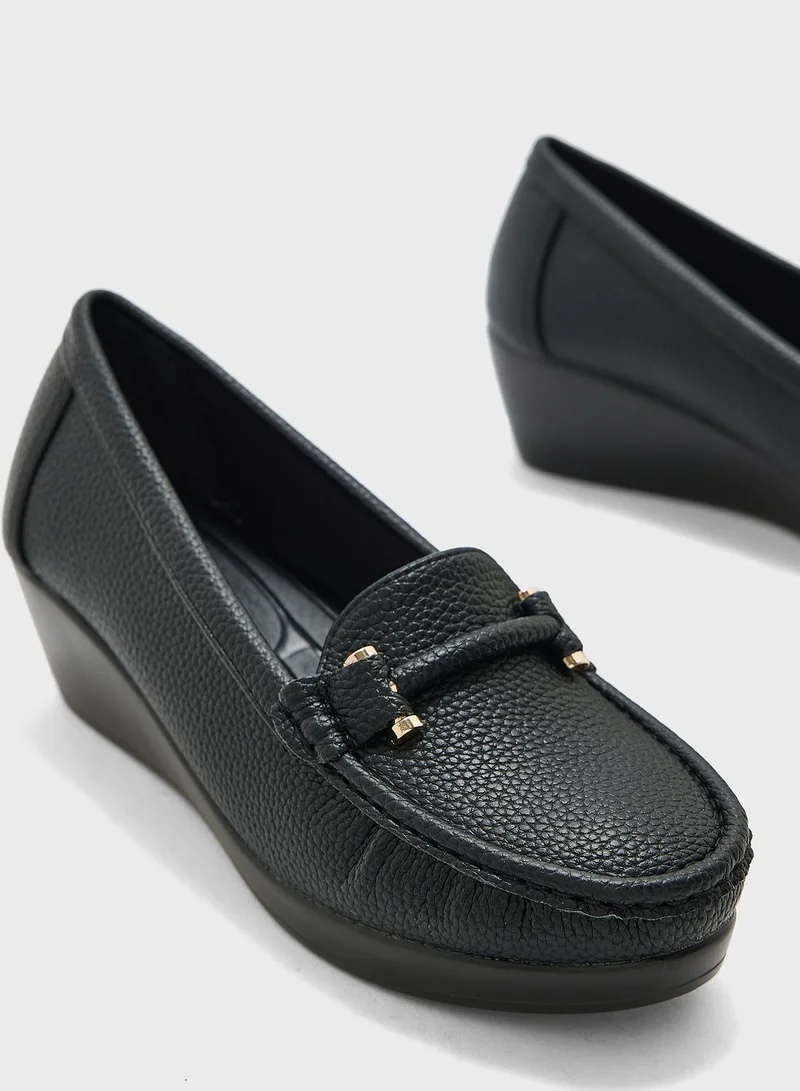 Le Confort Round Shape Flat Moccasins