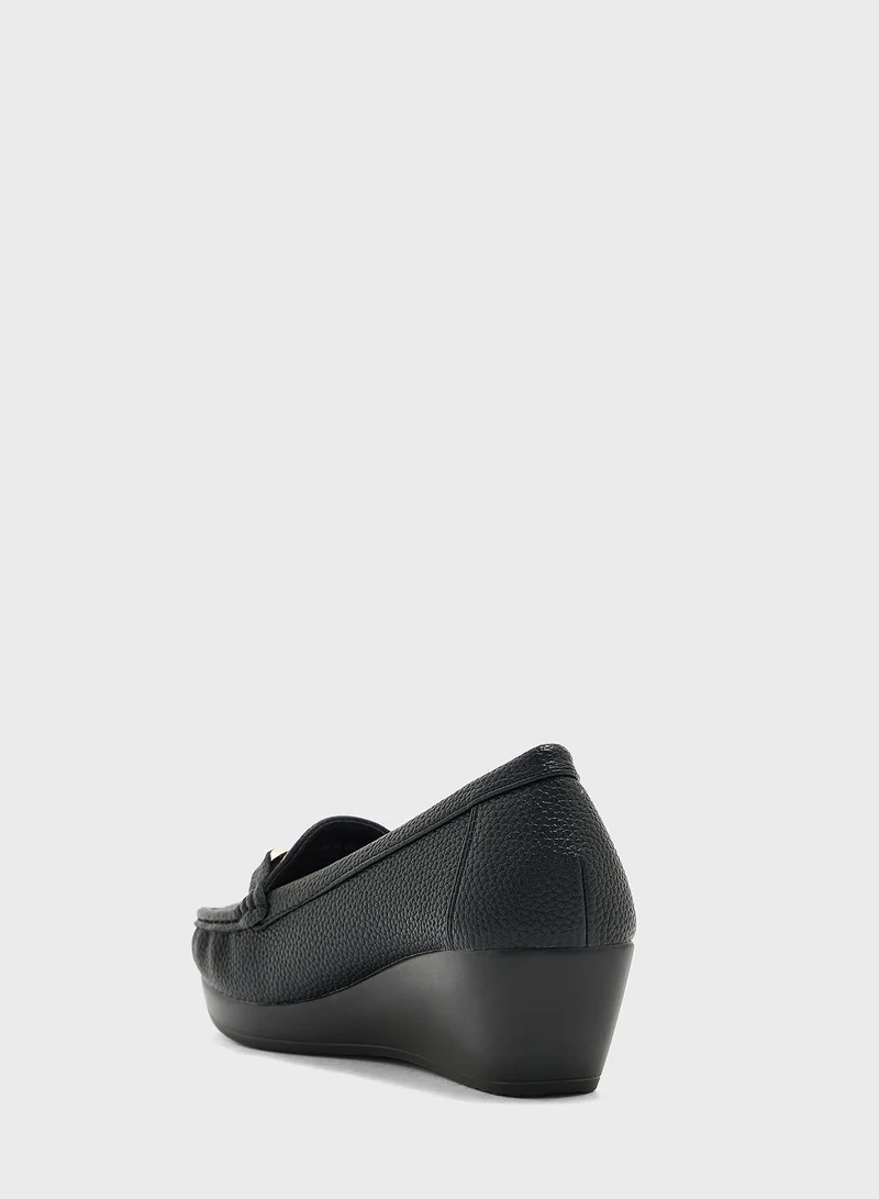 Le Confort Round Shape Flat Moccasins
