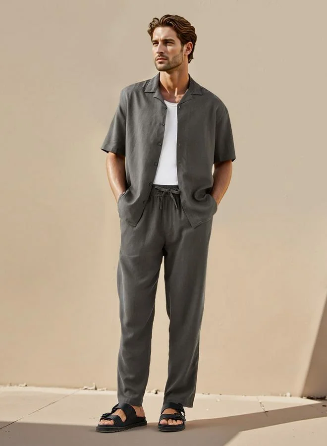 سبلاش فيڤ قميص منتجع بياقة قميص من مزيج الكتان بقصة عادية