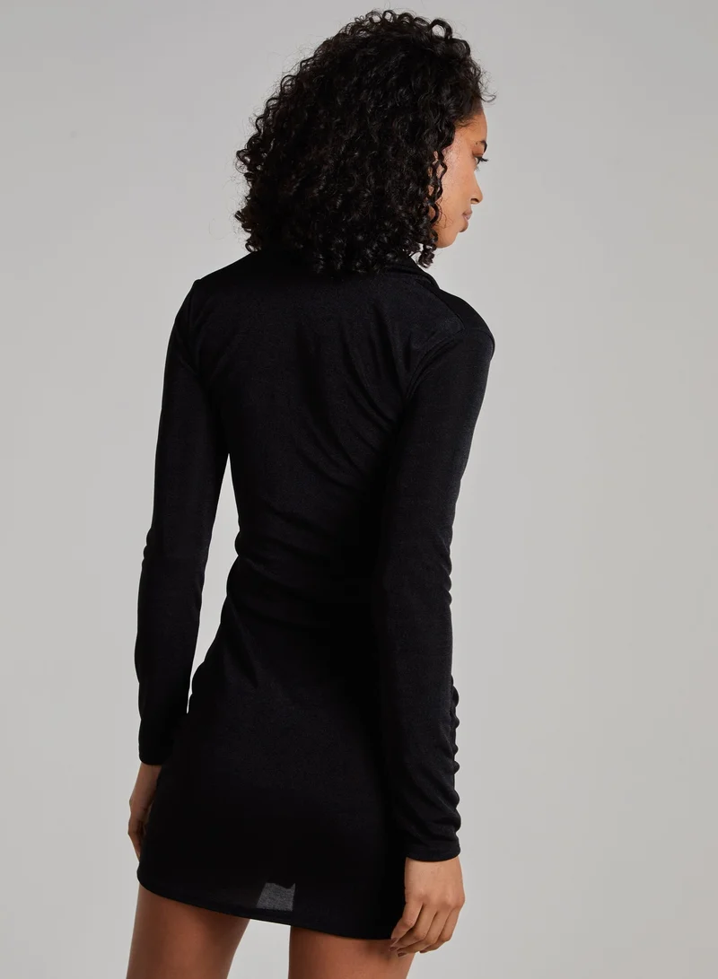 بينك فانيلا فستان قصير بأكمام طويلة وياقة