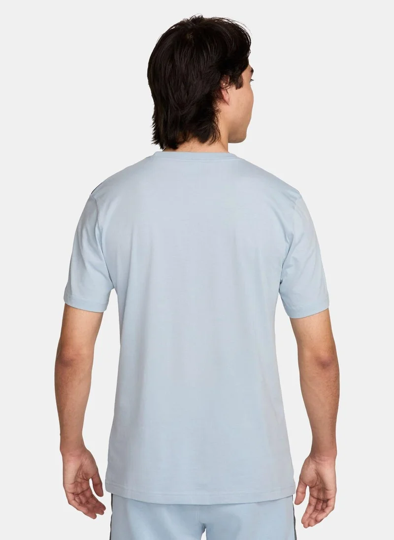 Nike Men's Sportswear Graphic T-Shirt