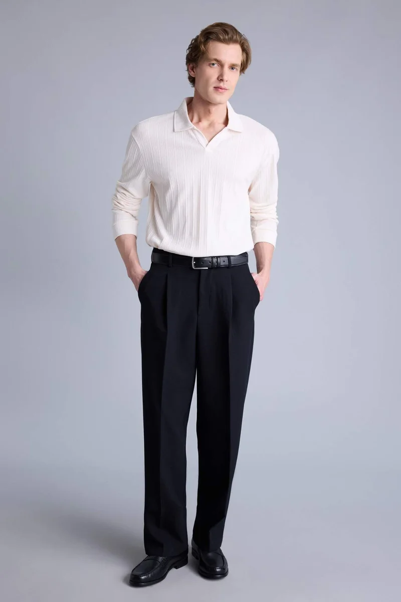 ديفاكتو Regular Fit Long Sleeve Sweatshirt