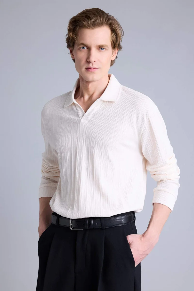 ديفاكتو Regular Fit Long Sleeve Sweatshirt