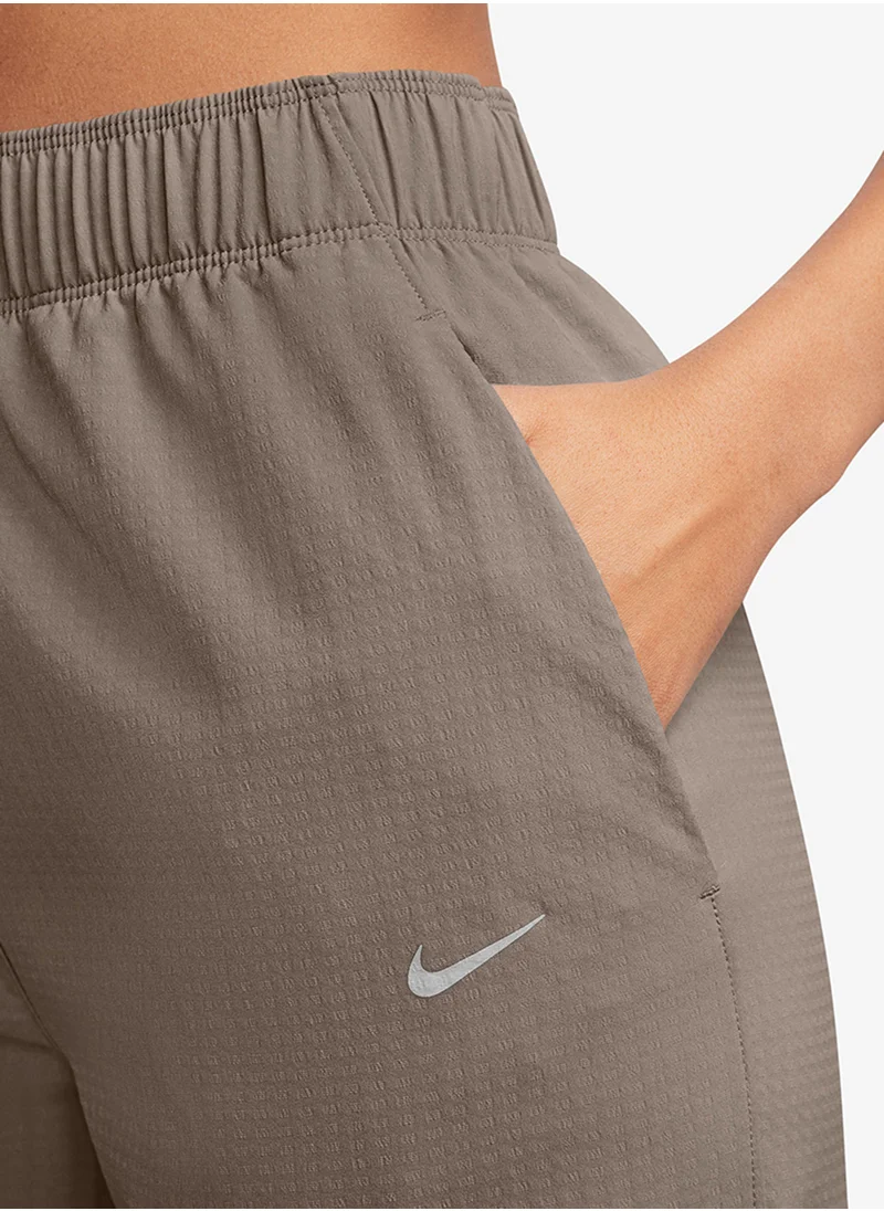 نايكي Dri-Fit 7/8 Mid Rise Sweatpants