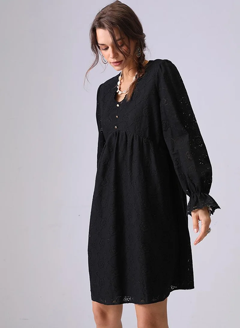 YUNIQEE Black A-Line V-Neck Above Knee Dress