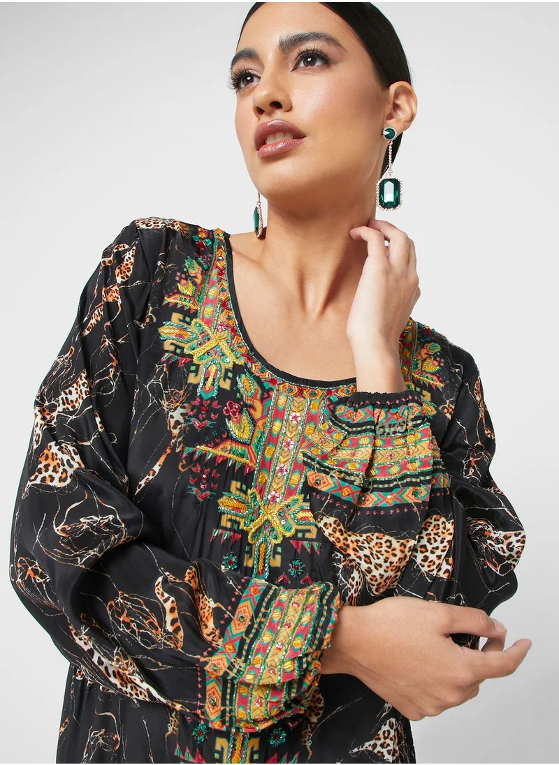 كشخة Embroidered Knitted Jalabiya