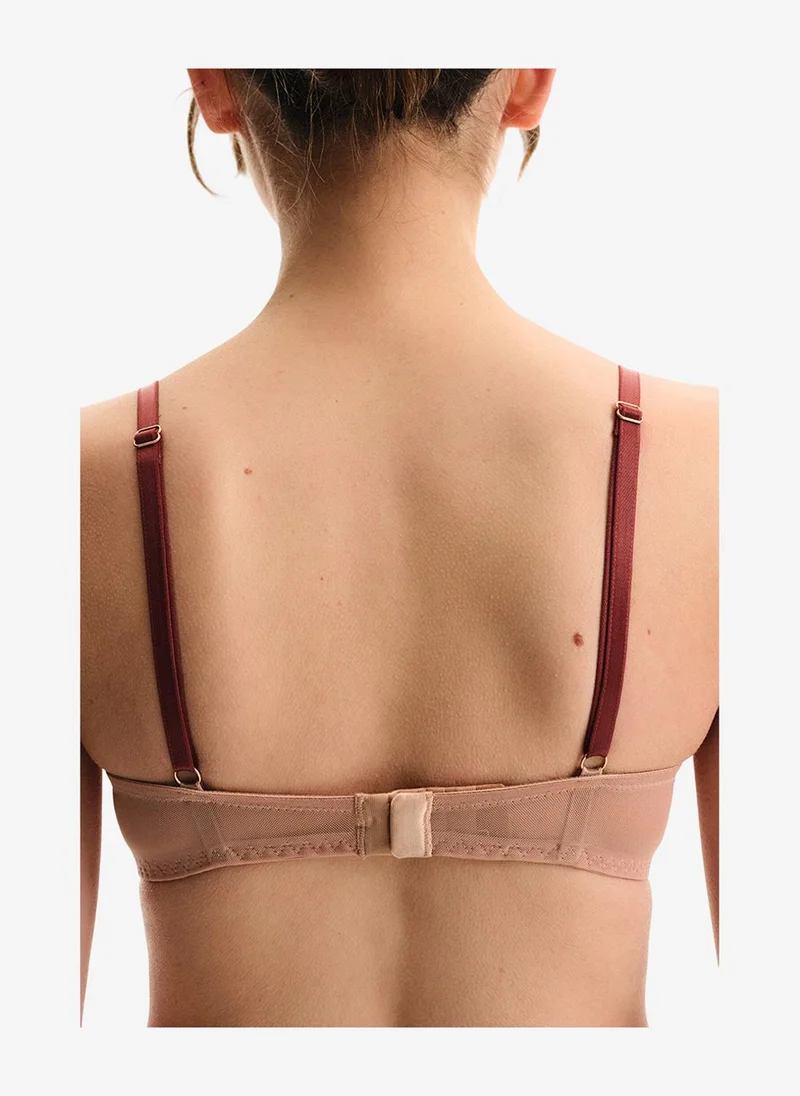 بنتي Women Intense Lace Push Up Beige Wired Padded Bra