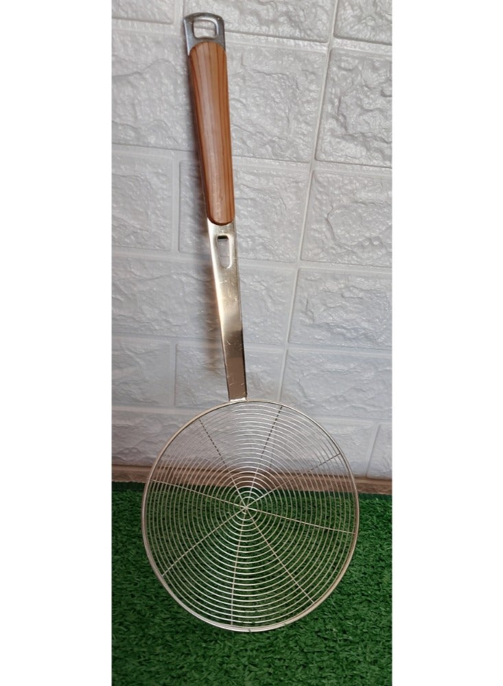 Oil strainer with wooden handle  - Image 1