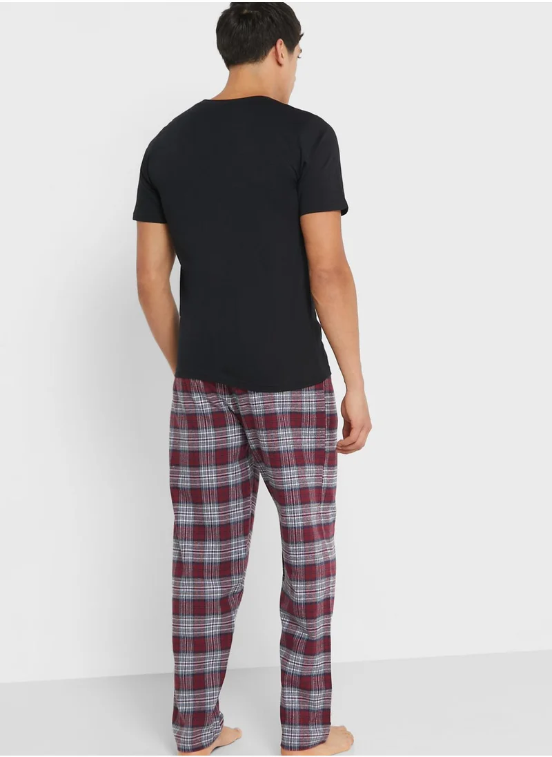 Seventy Five T Shirt And Pant Nightwear Set