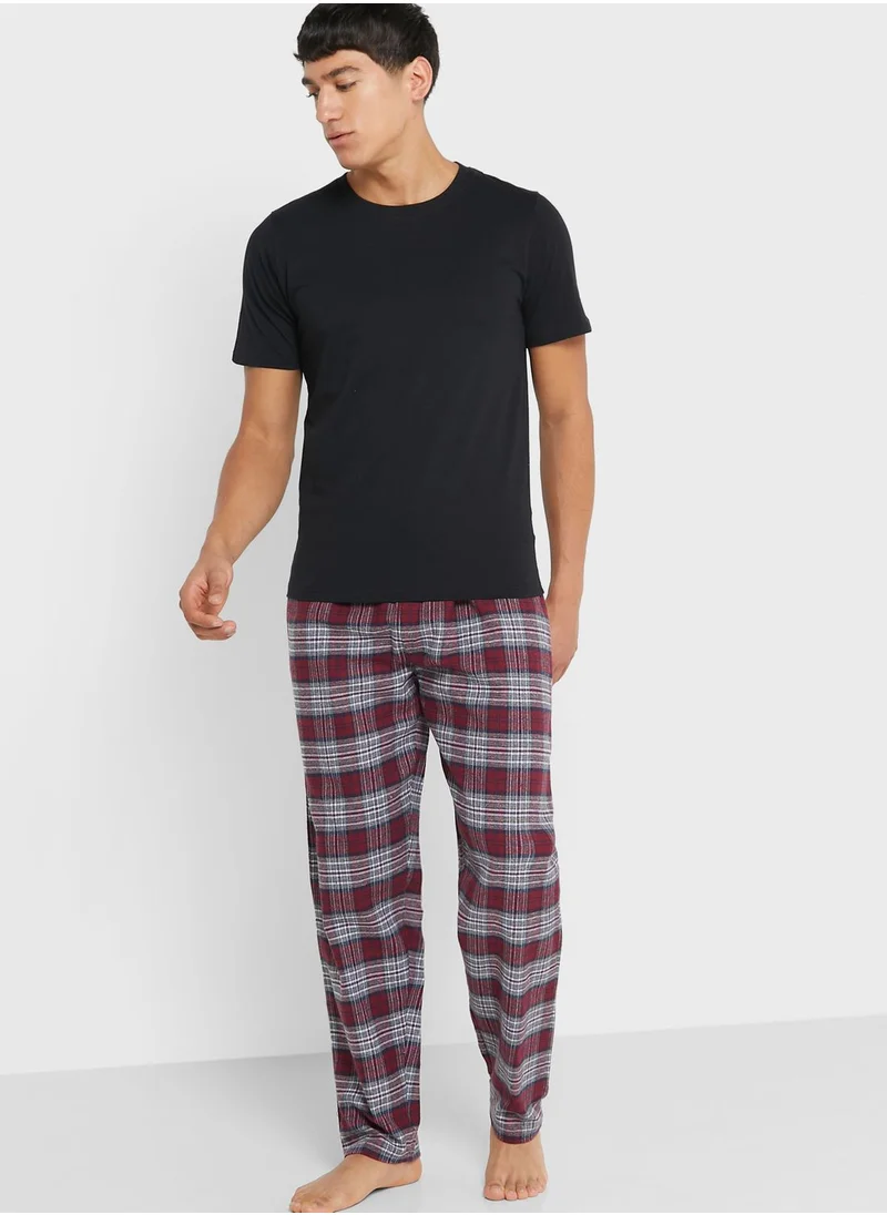 Seventy Five T Shirt And Pant Nightwear Set
