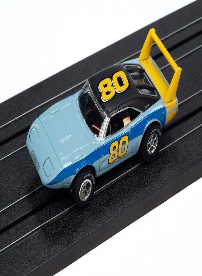 AW AUTO WORLD سيارة سباق مصغرة من طراز دودج دايتونا 1969 باللونين الأزرق والأصفر من أوتو وورلد SC412-4BLU إكستراكشن، بمقياس HO - Image 3