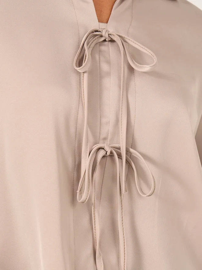 Styli Styli Oversized Tie-Up Detail Spread Collar Shirt