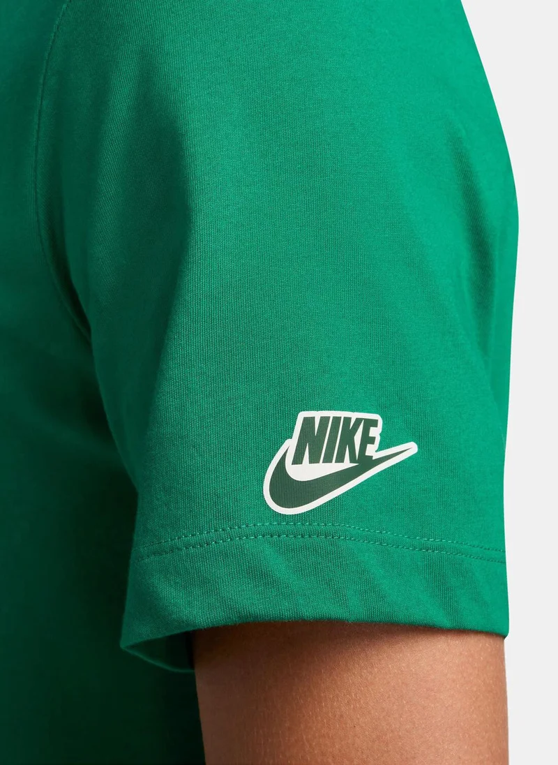 Nike Men's Sportswear Club T-Shirt