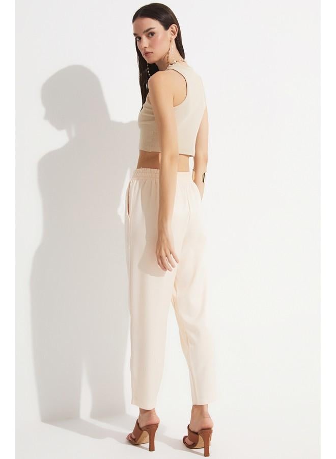جون بنطلون جوجر نسائي من فيسكوز بخصر مطاطي - بيج فاتح - Image 4