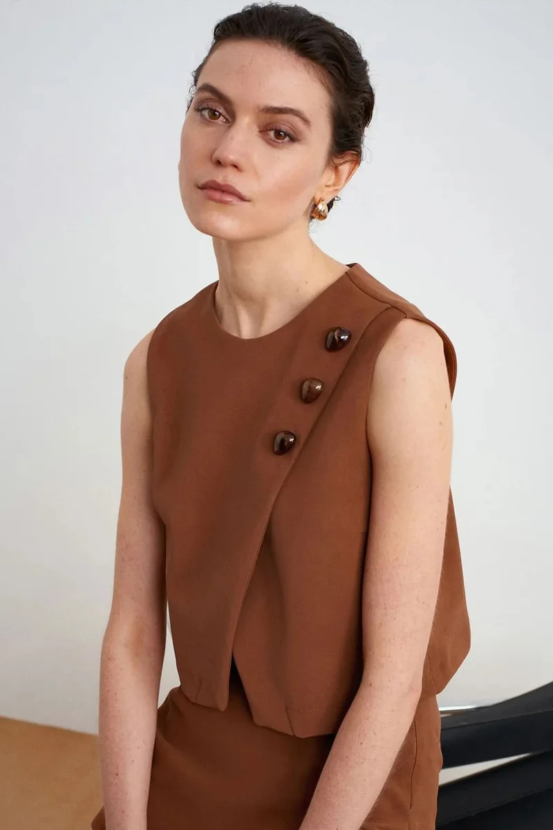 DILVIN Crop Faux Leather Button Waistcoat
