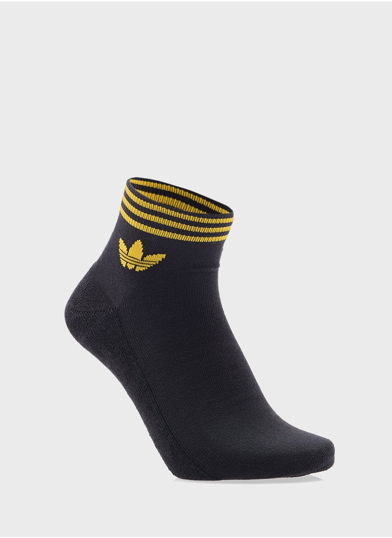 adidas Originals 3 Pack Trefoil Ankle Socks  - Image 4