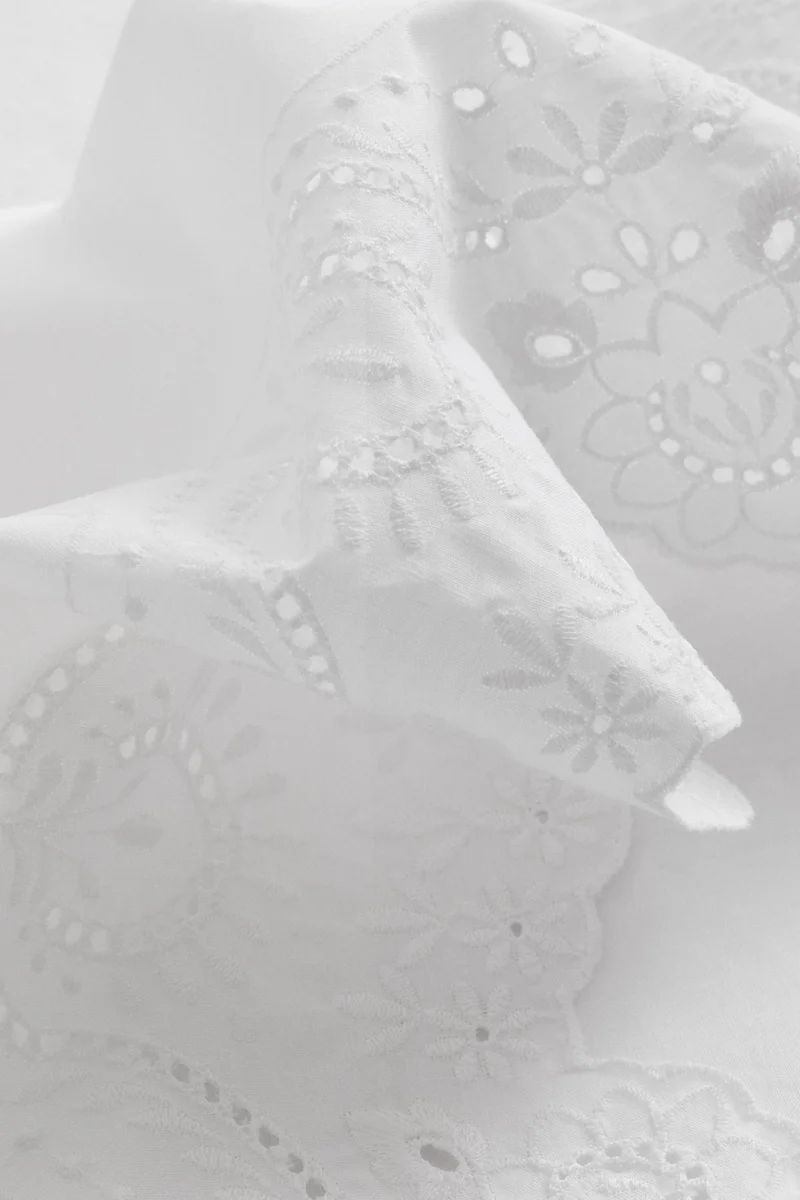 H&M Broderie anglaise double/king valance