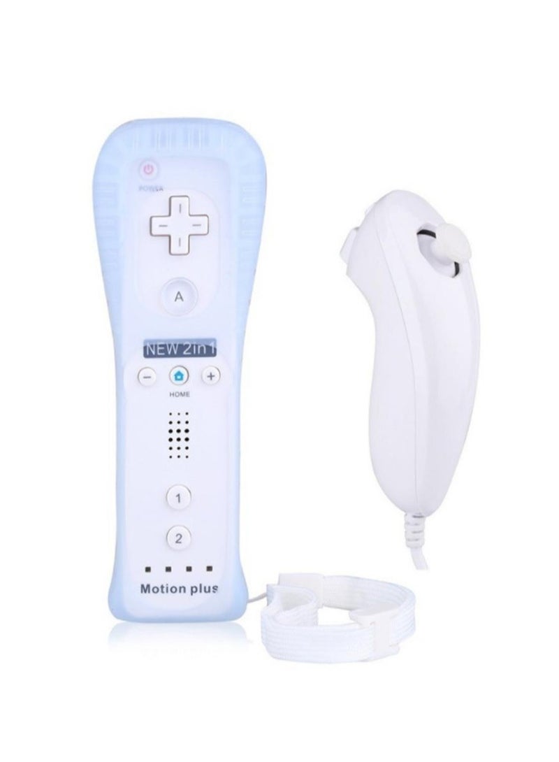 2 في 1 وحدة تحكم Wii مع تحكم Nunchaku، تضم وحدة تحكم Wii Remote مع تقنية Motion Plus مدمجة مع تحكم Nunchuck وغلاف سيليكون ورباط معصم لجهاز Wii.