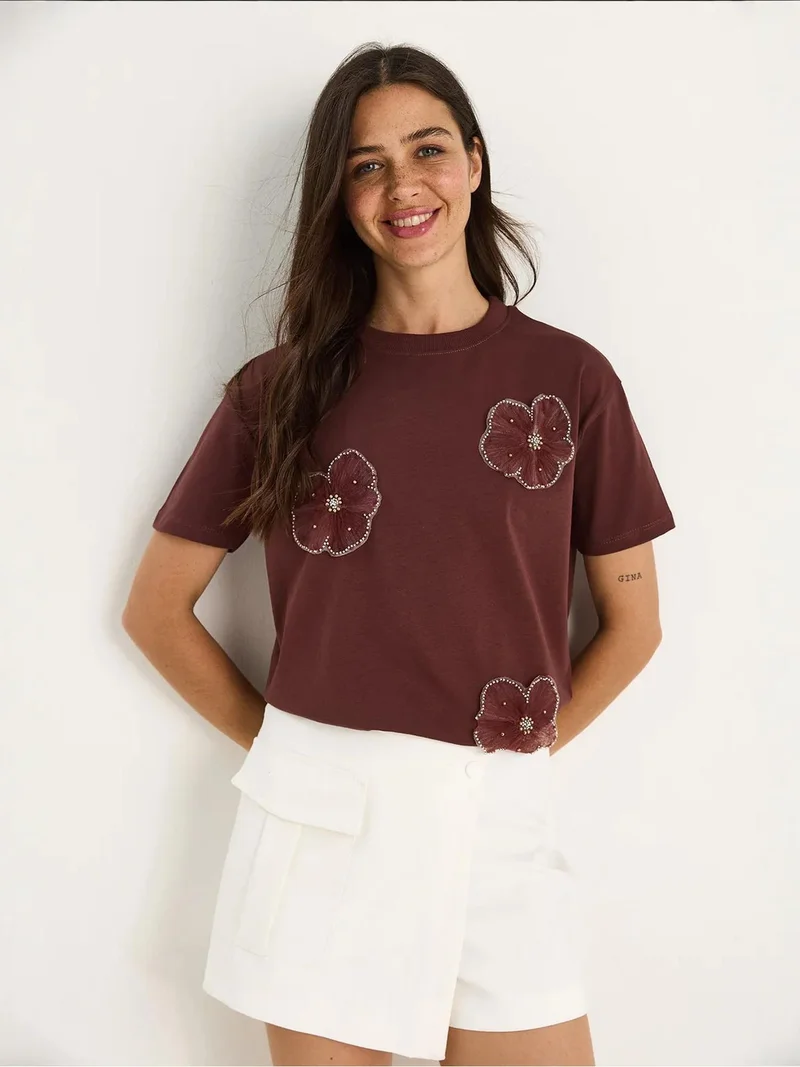 Bianco Lucci LUCCI Floral Print Crew Neck T-Shirt with Accessory Detail