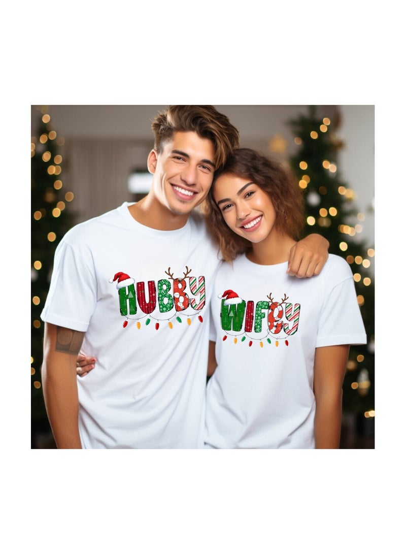 برينت شوب فور مي تي شيرت عيد الميلاد للأزواج برقبة دائرية وأكمام قصيرة - قمصان احتفالية متطابقة للأزواج - تي شيرت قطني ناعم - Image 4