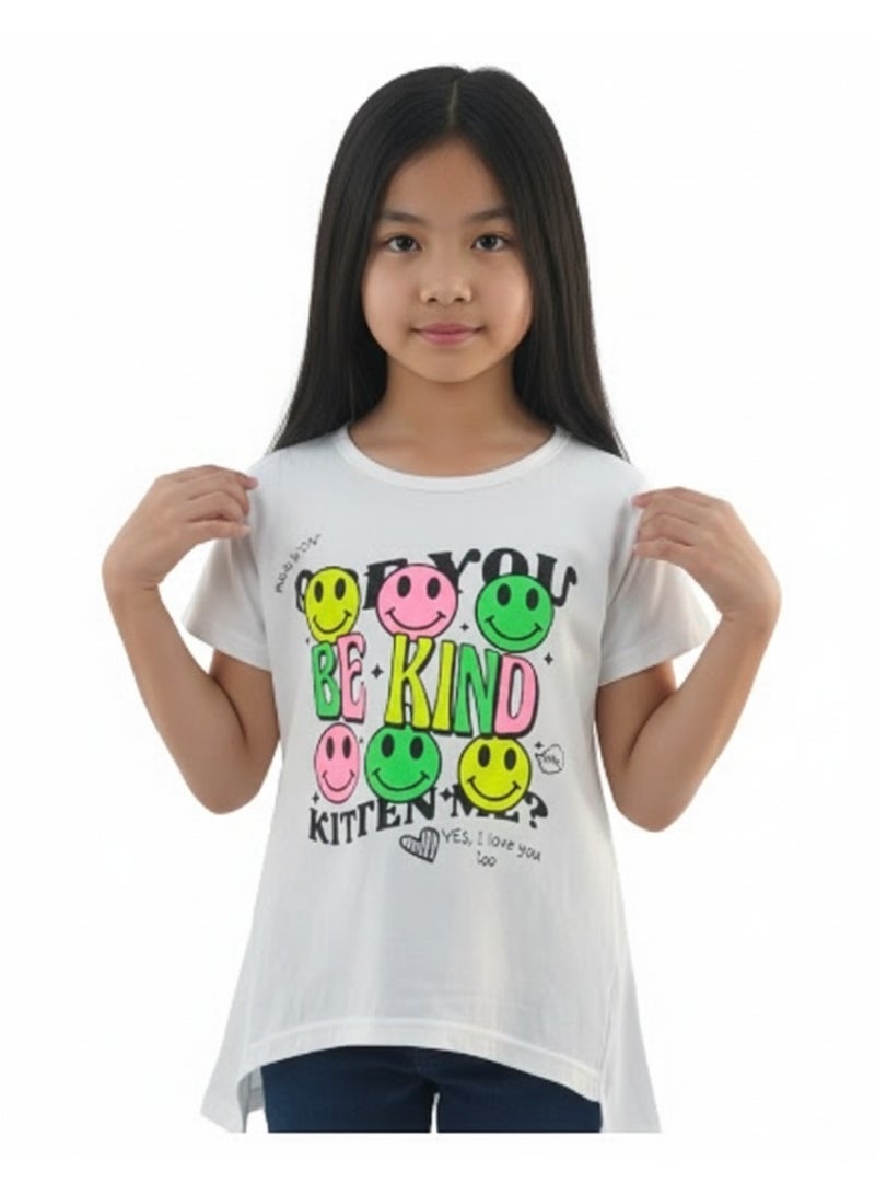 جوانا تي شيرت فتيات بظهر طويل برقبة دائرية وأكمام قصيرة مع طبعة وجه مبتسم وعبارة "كن لطيفًا" - أبيض - 4 سنوات - Image 1